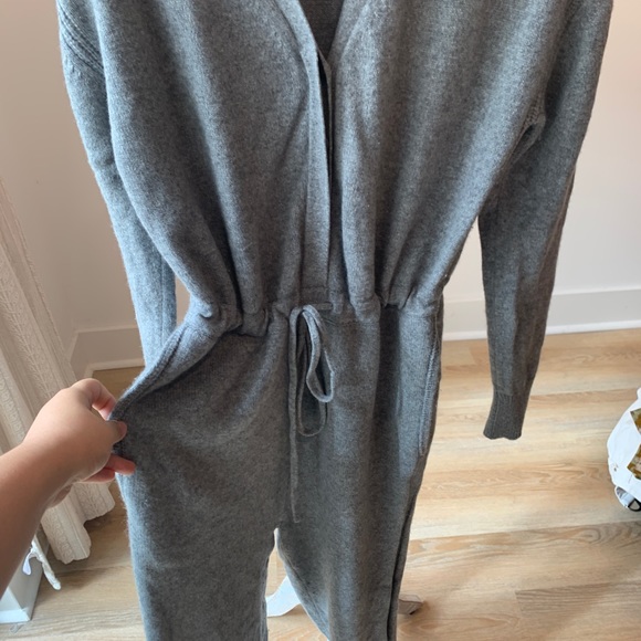 Grey cashmere jumpsuit - Picture 3 of 10